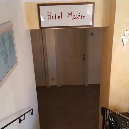 ホテル Maxim 3*